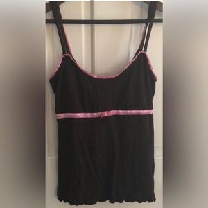 242. Ladies Larrivo maternity/nursing lounge/sleep tank top